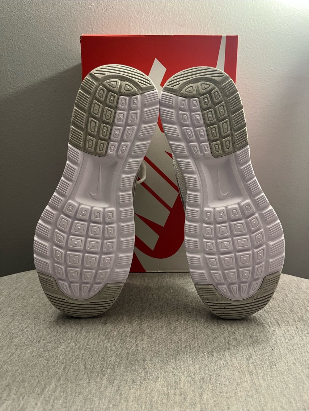 Nike Air Max Nuaxis SE White Metallic Sliver Women's Shoe Size 8 IB4341-100 - Picture 6 of 11